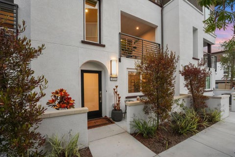 Photo of 4810 Canyon View Vw, San Diego, CA 92117 (MLS # 260024471SD)