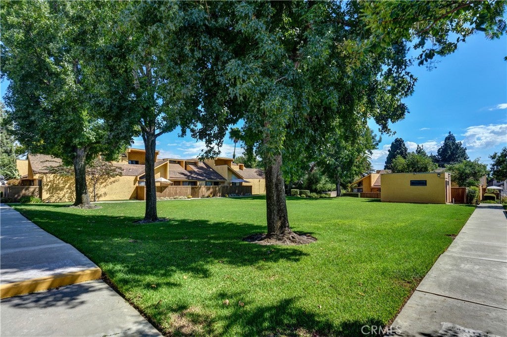 435 W 9th E1