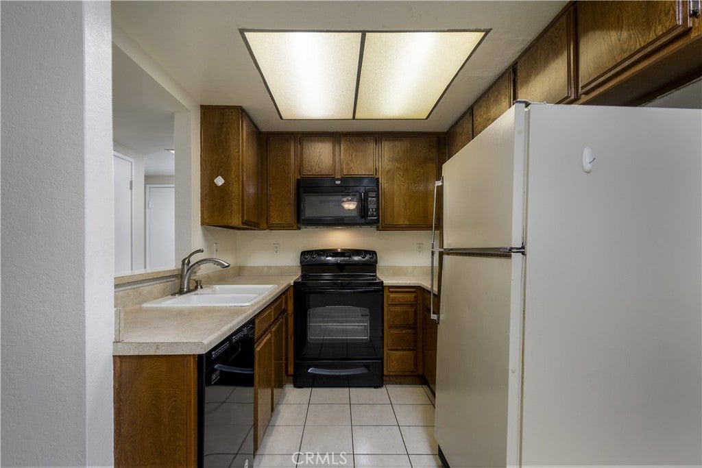 435 W 9th E1