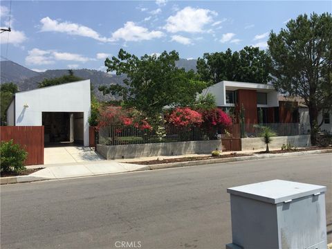 Photo of 2489 Garfias Drive, Pasadena, CA 91104 (MLS # AR26086419)