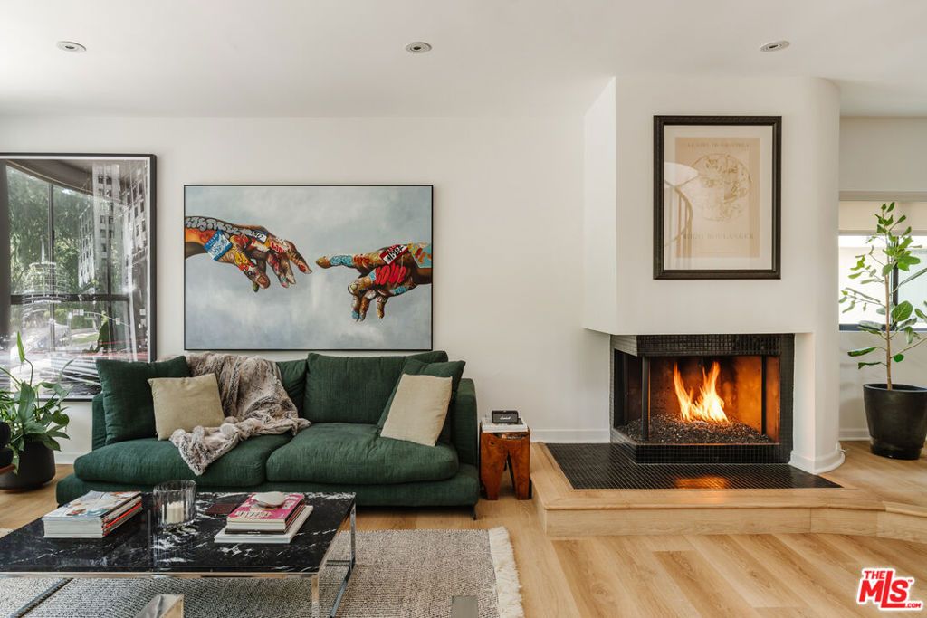 Photo of 11752 Bellagio Road #1, Los Angeles, CA 90049 (MLS # 25533561)