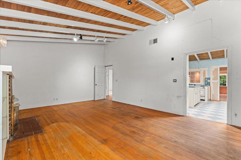 16001 Stephenie Lane