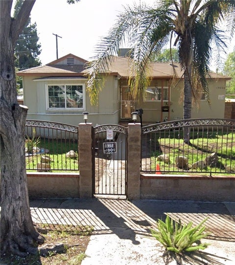 Photo of 19204 Vanowen ST, Reseda, CA 91335 (MLS # DW26215241)