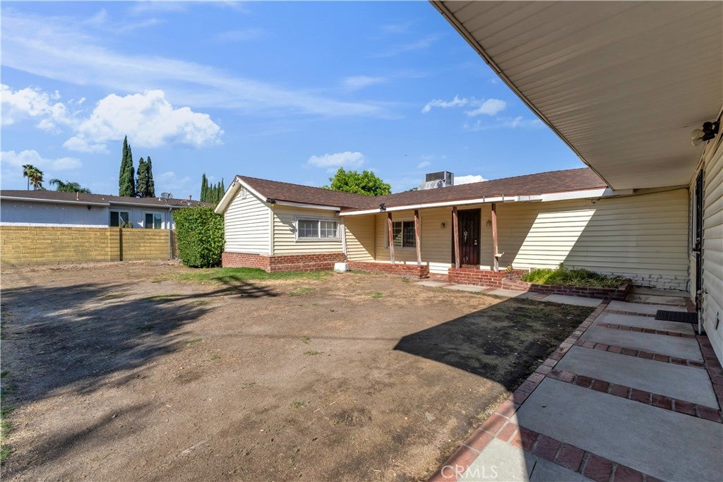 7522 Radford Avenue, North Hollywood CA 91605