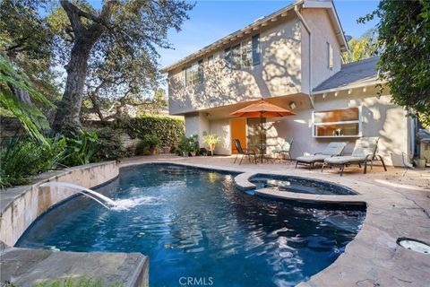 Photo of 22068 Martinez Street, Woodland Hills, CA 91364 (MLS # SR26026209)