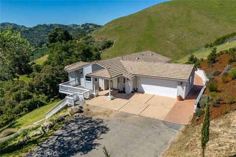 Photo of 9500 Corona Road, Atascadero, CA 93422 (MLS # SC26088430)