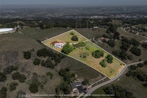 Tiny photo for 9500 Corona Road, Atascadero, CA 93422 (MLS # SC26088430)