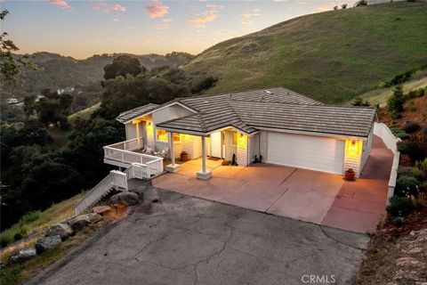 Photo of 9500 Corona Road, Atascadero, CA 93422 (MLS # SC26088430)