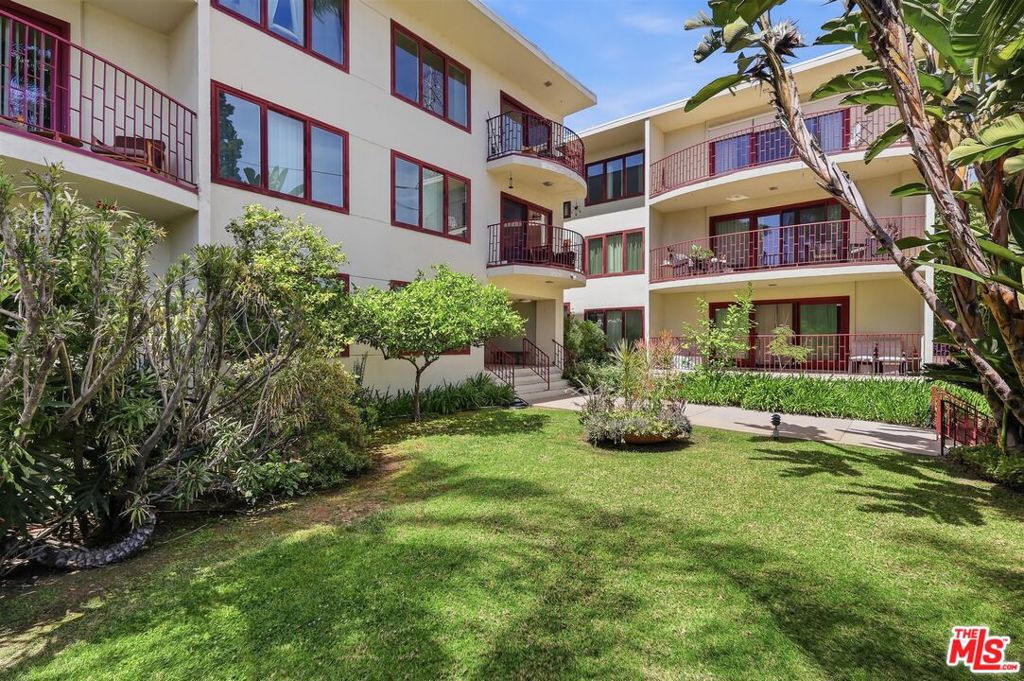 3407 Huxley Street 36