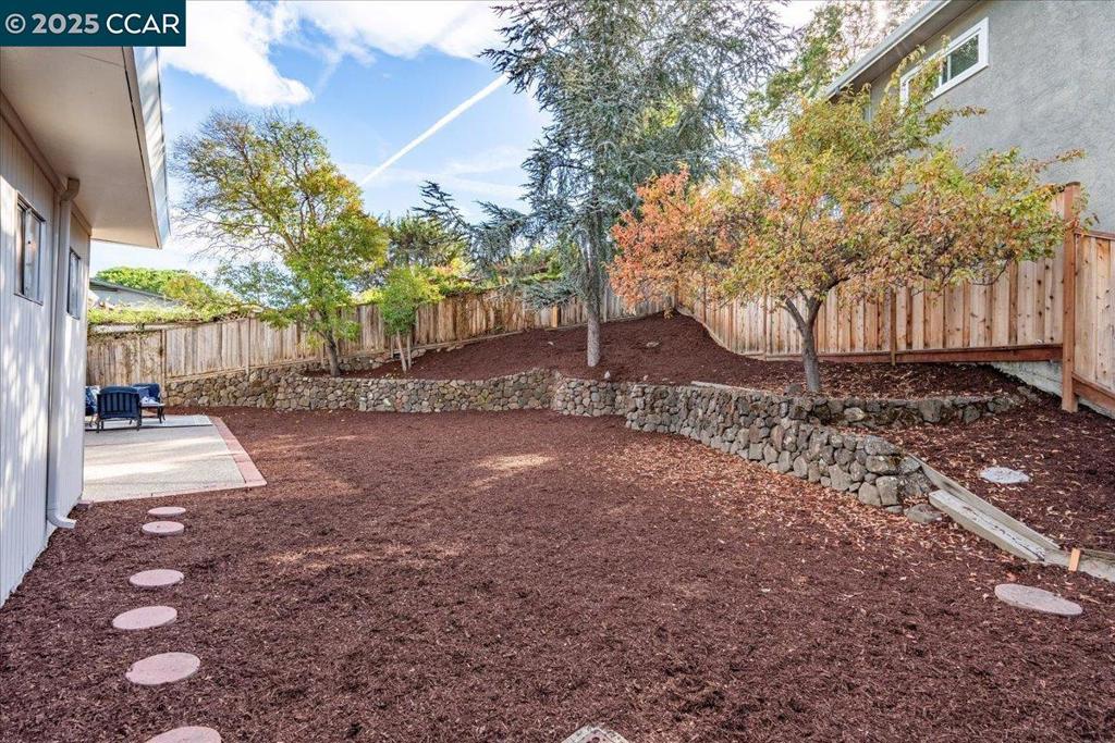 EMERALD HILLS - Residential