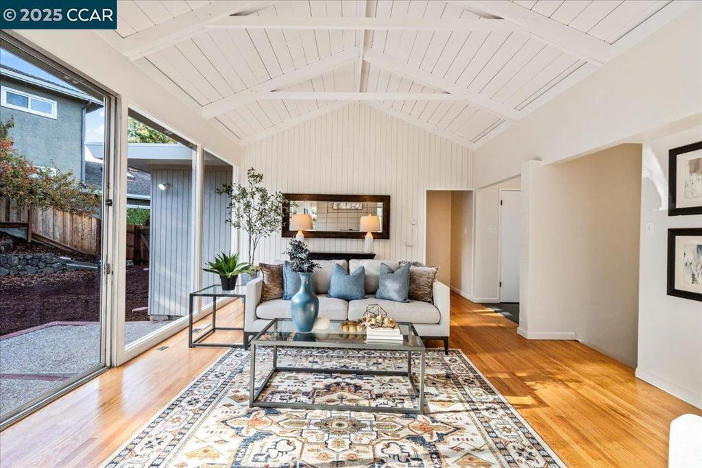 EMERALD HILLS - Residential