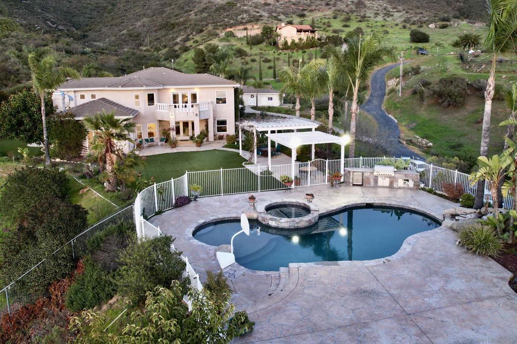 3525 Fern Canyon Rd
