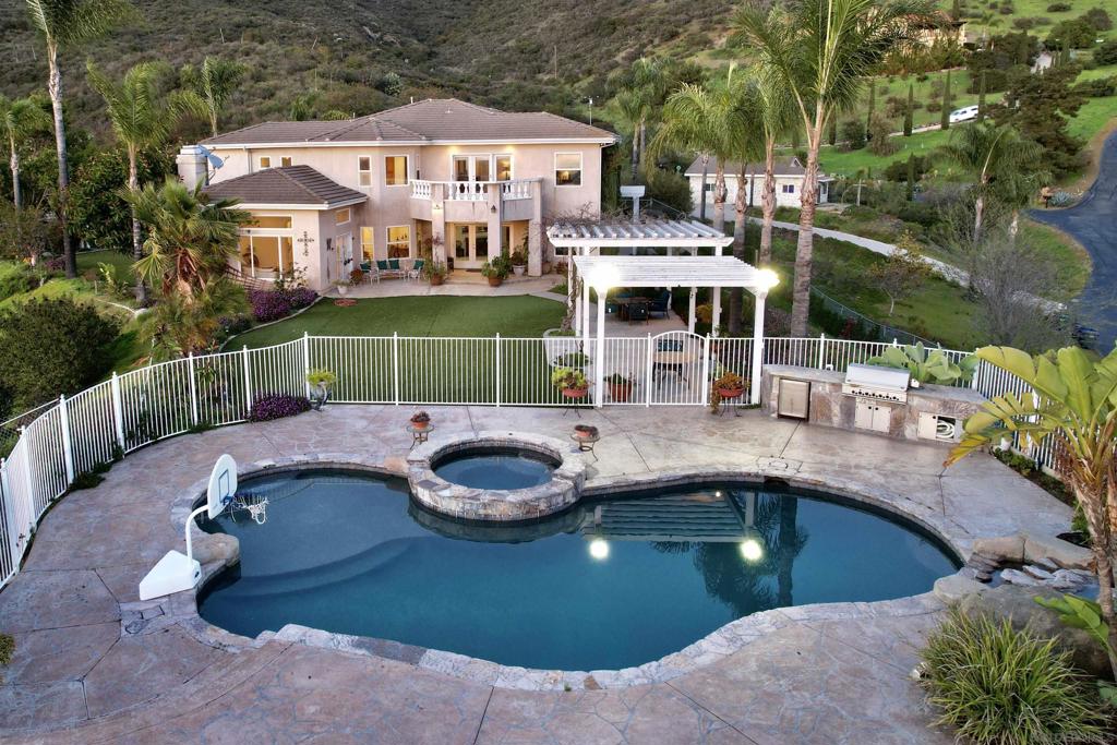 3525 Fern Canyon Rd