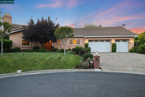 Photo of 2426 Heritage Oaks Dr DR, Alamo, CA 94507 (MLS # 41134134)
