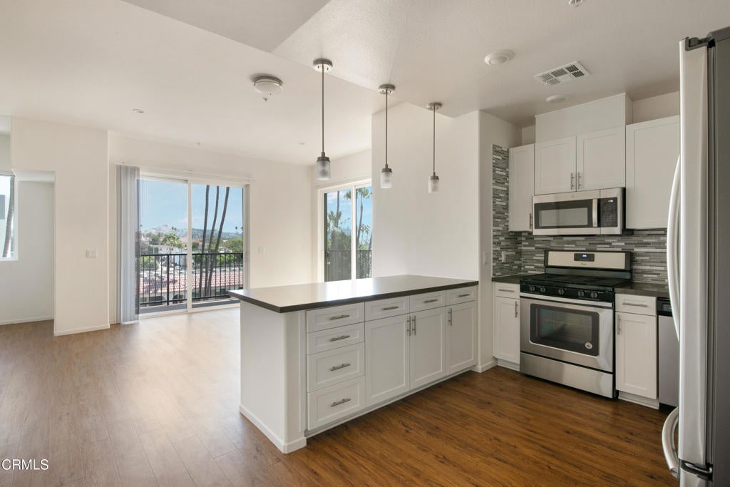 124 W Colorado Street 405, Glendale CA 91204
