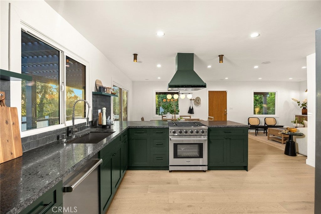 Picture for the property AR26035892, 5 beds, 4 baths