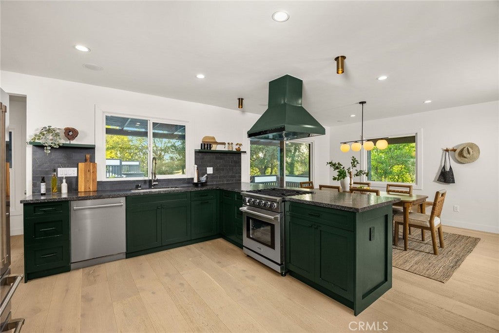 Picture for the property AR26035892, 5 beds, 4 baths