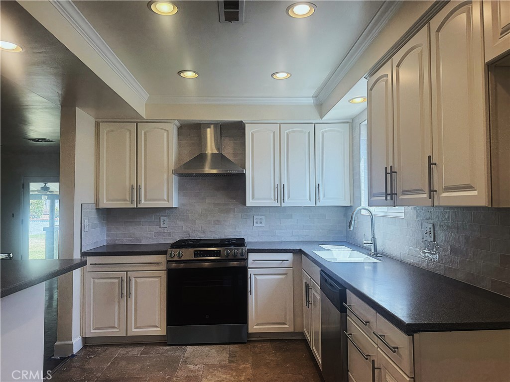 1601 Sansinena Lane