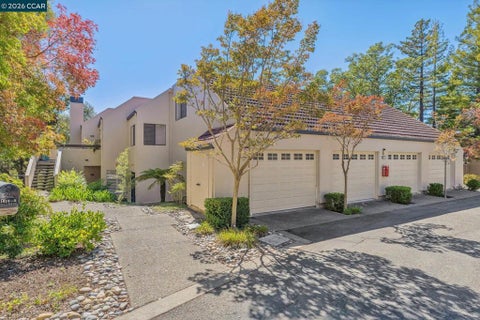 Photo of 1614 Stanley Dollar Dr DR #1A, Walnut Creek, CA 94595 (MLS # 41150311)