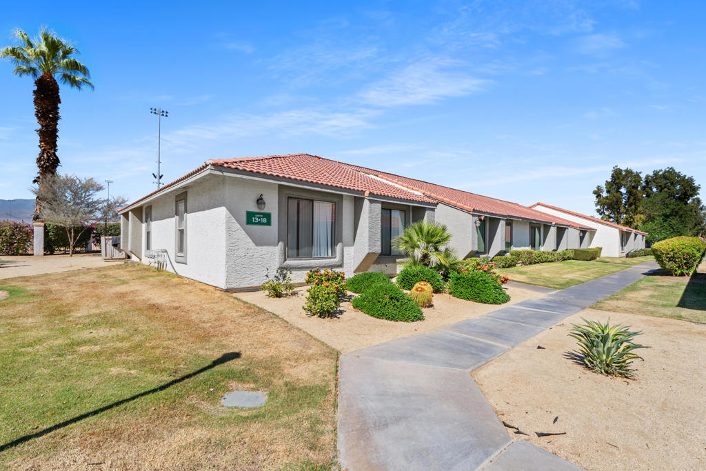 Palm Lakes - Residential