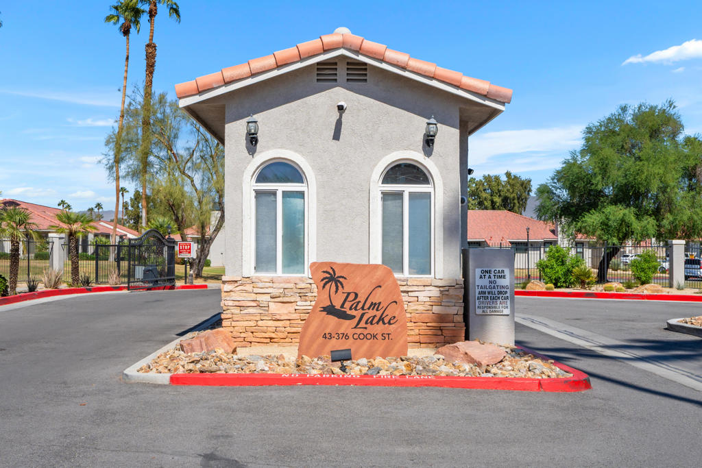 Palm Lakes - Residential