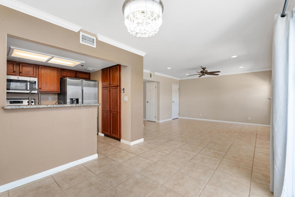 Palm Lakes - Residential
