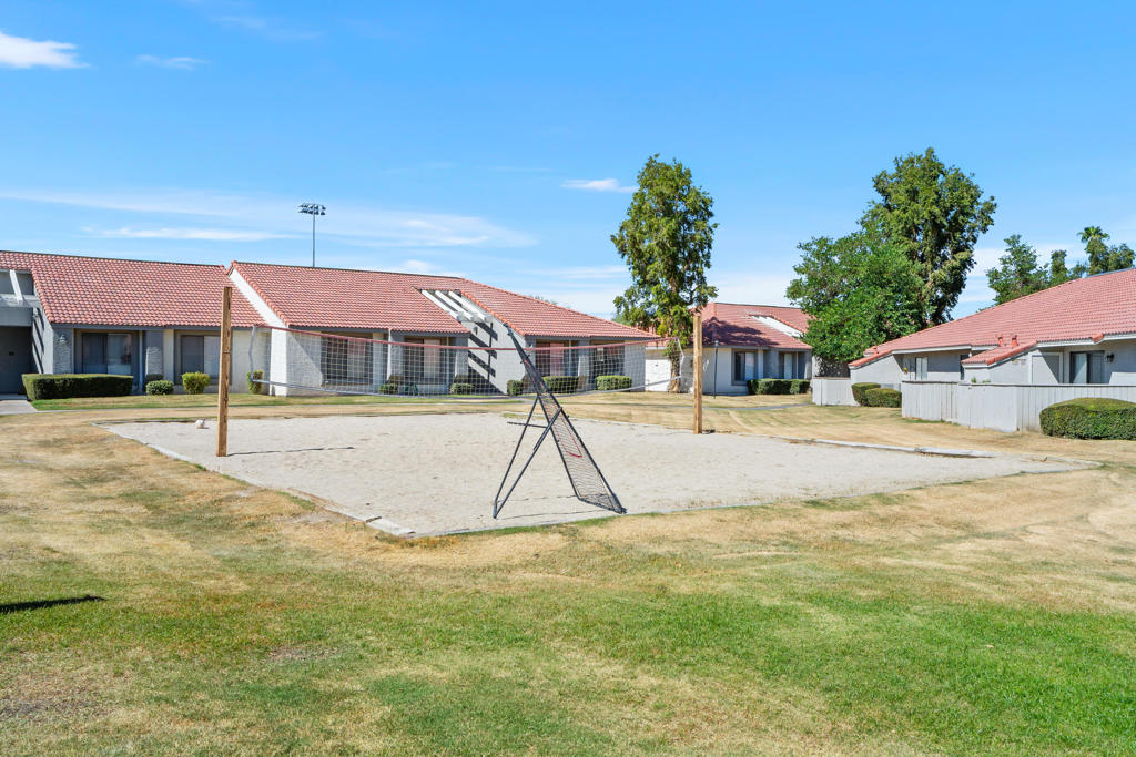 Palm Lakes - Residential