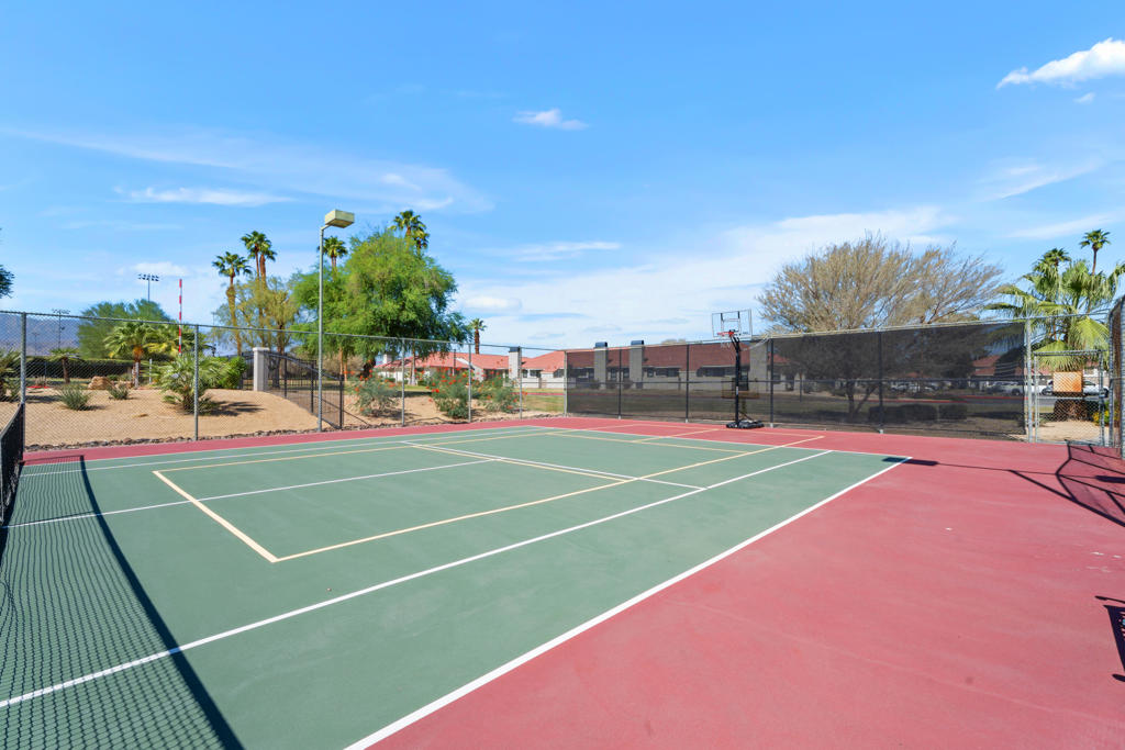 Palm Lakes - Residential