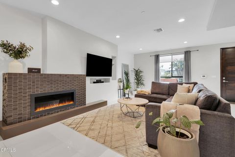 Photo of 4485 Hazeltine Avenue #3, Los Angeles, CA 91423 (MLS # P1-27023)