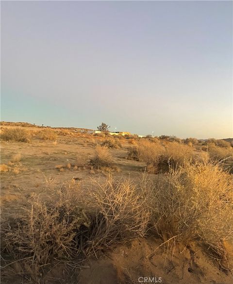 Photo of 0 Vac/Corner P4/220 STE Avenue, Palmdale, CA 93591 (MLS # IG25275785)