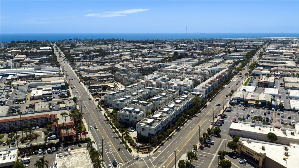 1675 Grand View