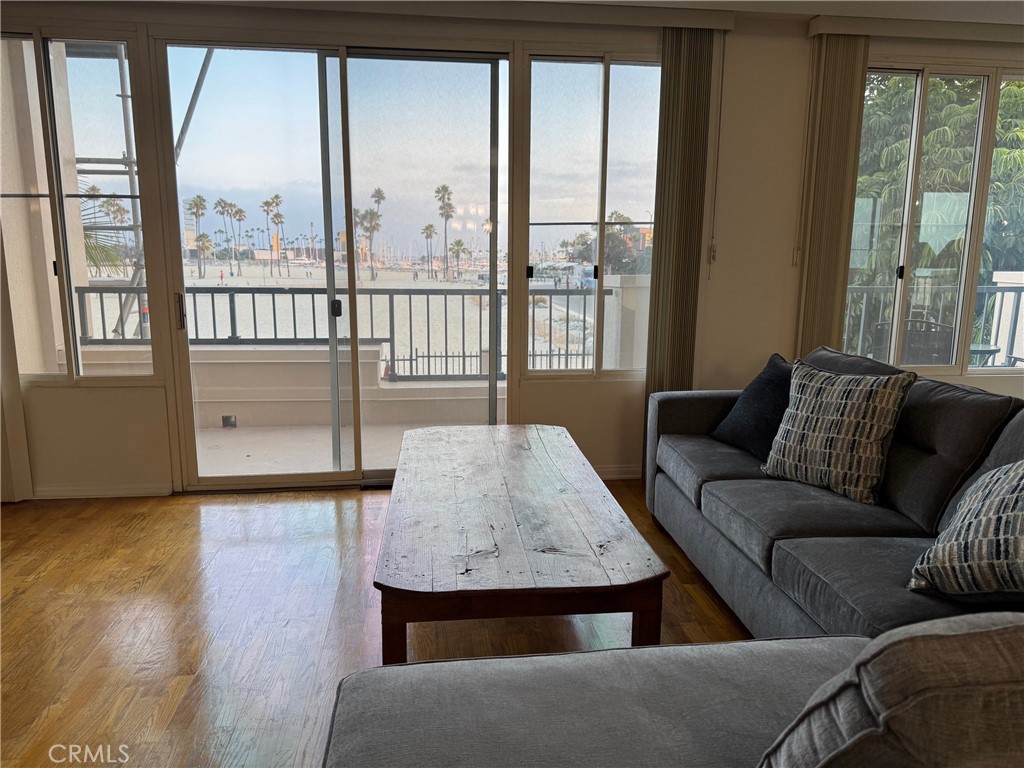 850 E Ocean Boulevard B3