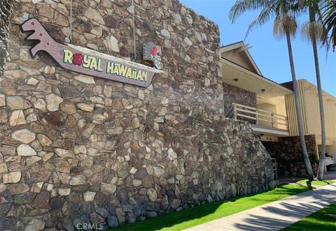 Photo of 220 12th St #17, Huntington Beach, CA 92648 (MLS # OC26046973)