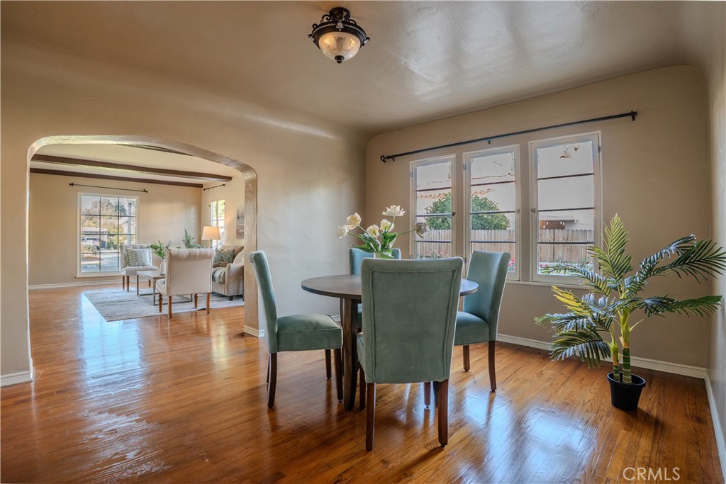 3564 Elmwood