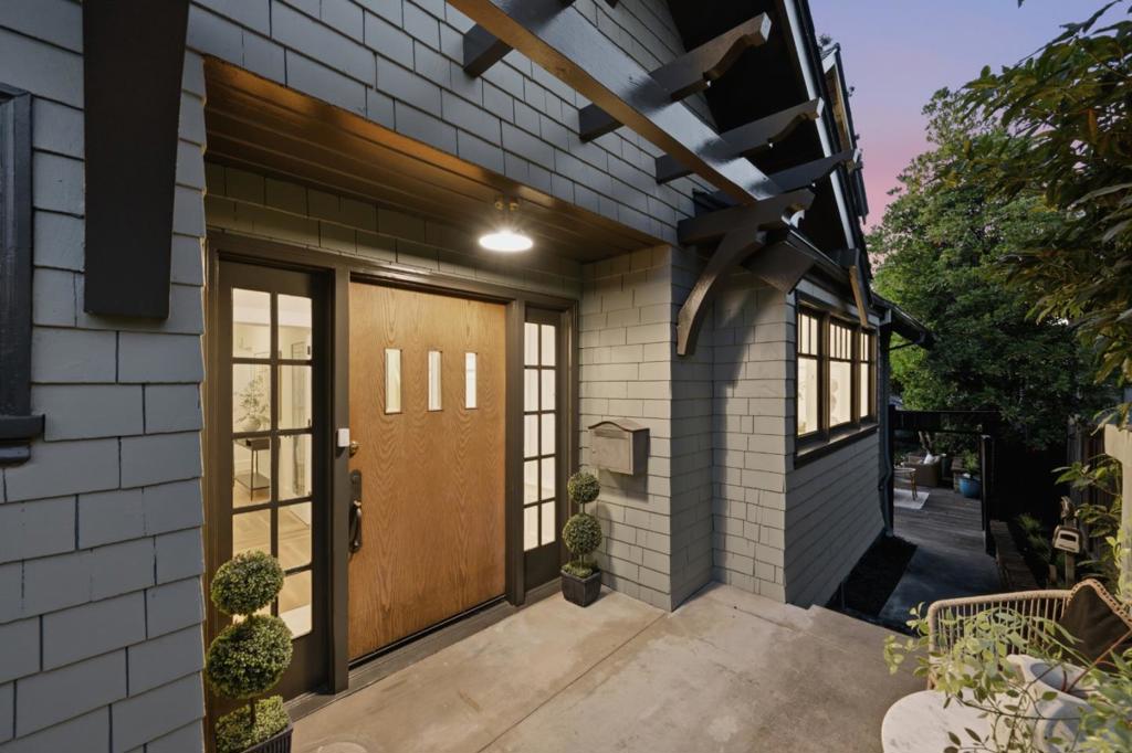 1312 Edgehill Drive