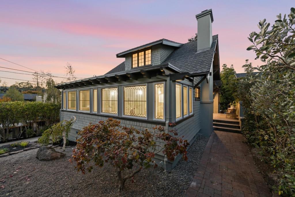 1312 Edgehill Drive