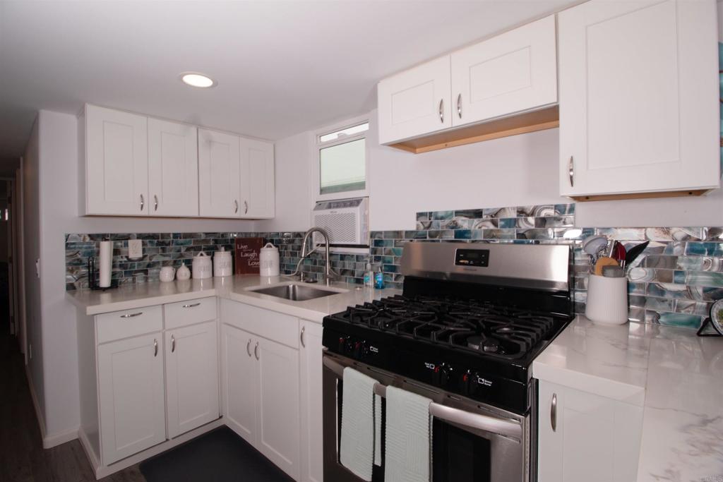 1046 S Cleveland Street 16