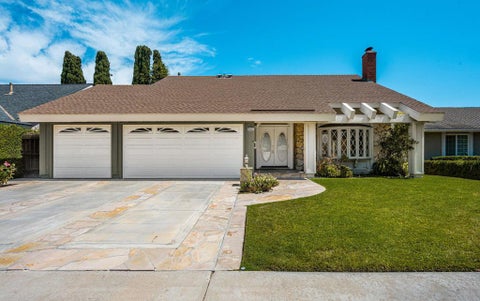 Photo of 15432 Cherbourg Avenue, Irvine, CA 92604 (MLS # 219151388DA)