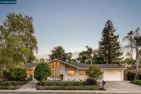 Photo of 835 Richard Ln Ln, Danville, CA 94526 (MLS # 41128369)