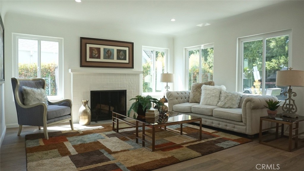 422 S Sycamore Avenue