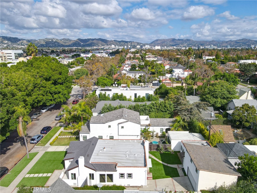 422 S Sycamore Avenue