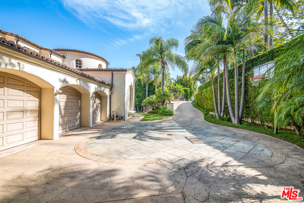 540 Crestline Drive