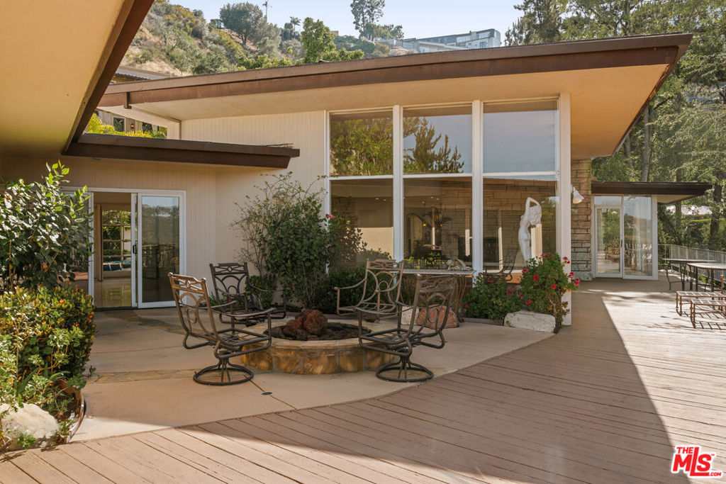 1743 Stone Canyon Road