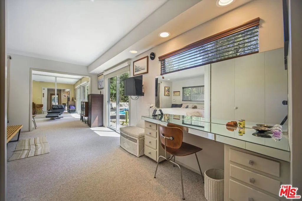 Los Angeles, California 90049, United States, 4 Bedrooms Bedrooms, ,4 BathroomsBathrooms,Residential,Active,133641