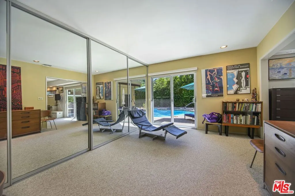 Los Angeles, California 90049, United States, 4 Bedrooms Bedrooms, ,4 BathroomsBathrooms,Residential,Active,133641