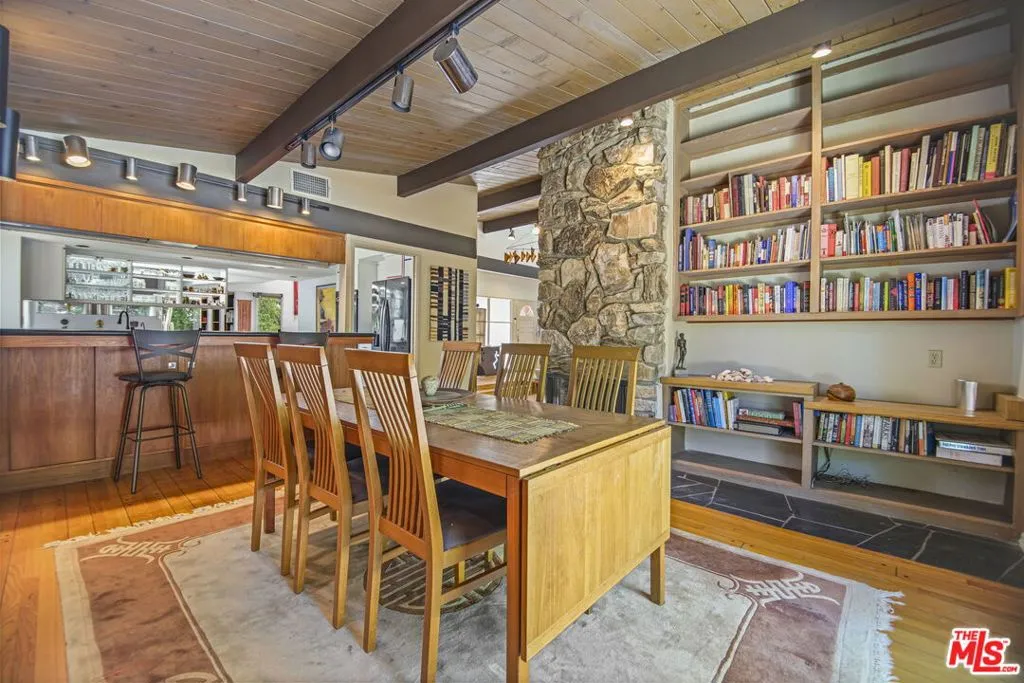 Los Angeles, California 90049, United States, 4 Bedrooms Bedrooms, ,4 BathroomsBathrooms,Residential,Active,133641