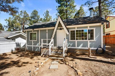 Photo of 225 Sunset Lane, Sugarloaf, CA 92386 (MLS # IG25148361)