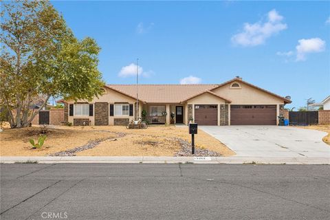 Photo of 13262 Cuyamaca Road, Apple Valley, CA 92308 (MLS # HD25192028)