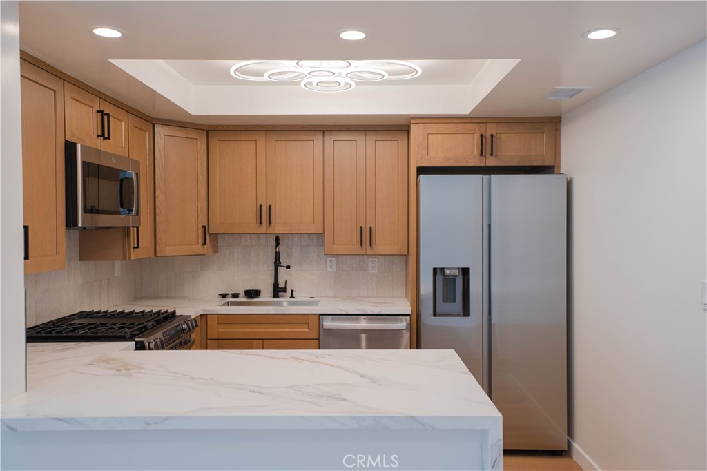 13755 Los Angeles Street 5