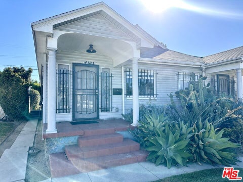 Photo of 4602 6th Avenue, Los Angeles, CA 90043 (MLS # 26103062)